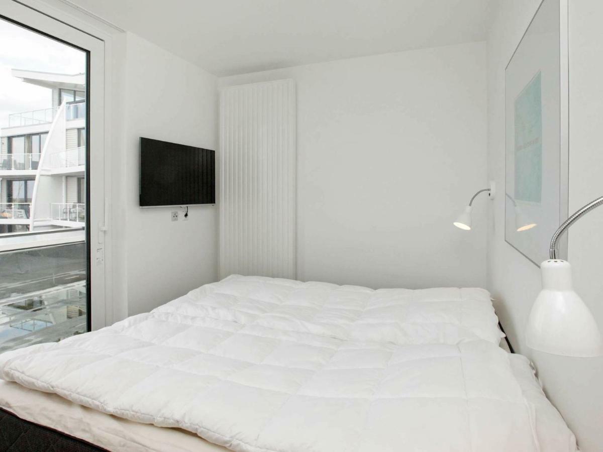 Apartment 6 Person In
